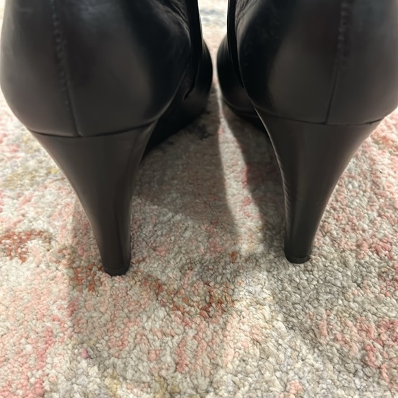 EUC Tory Burch Black Leather Lowell Boot Size 7 - Picture 7 of 7